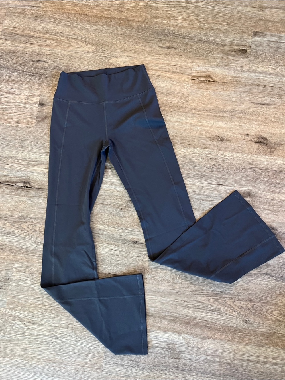 Fabletics Oasis Midnight High-Waisted Kick Flare Pants NWT